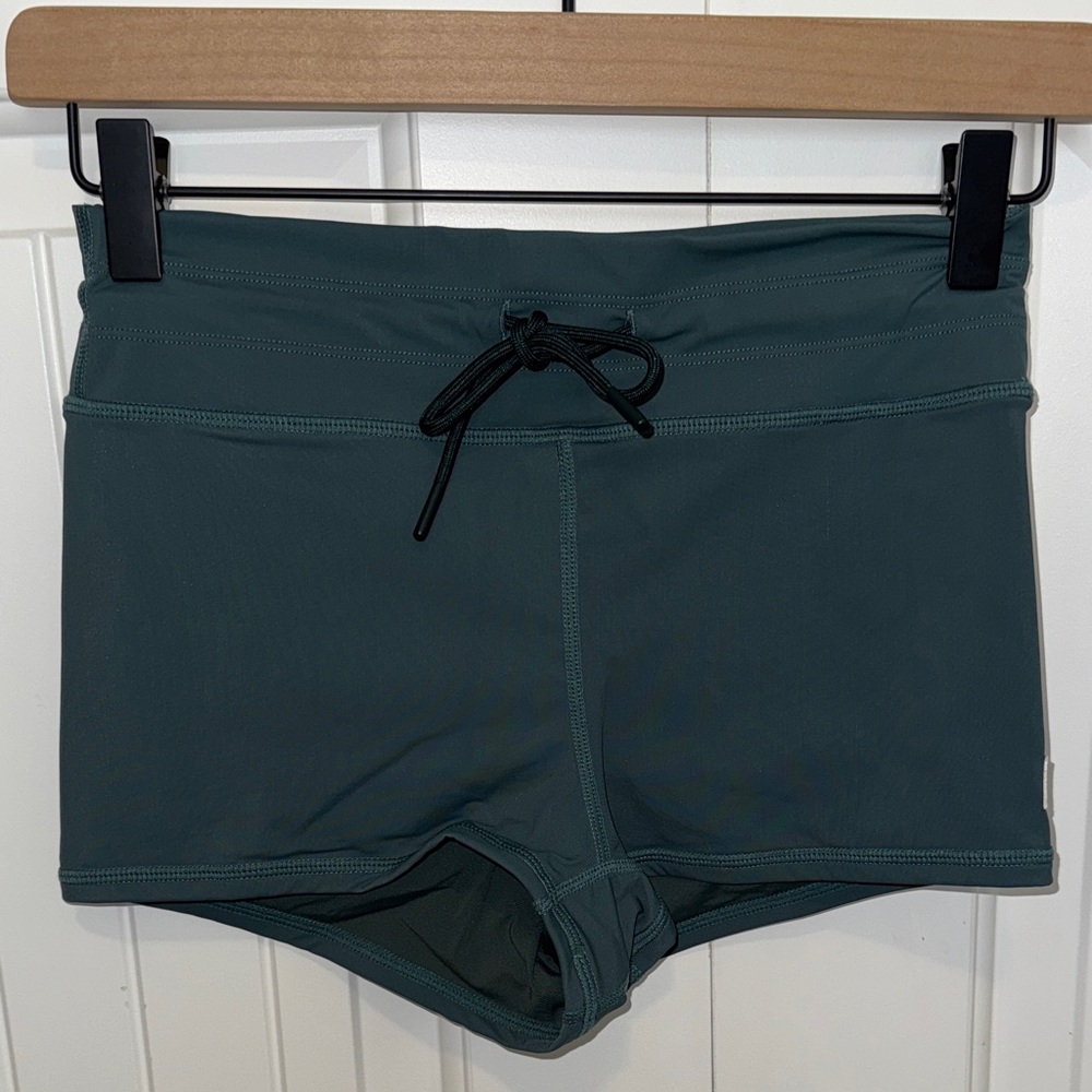 Vuori Teal Shorts/yoga shorts/swim